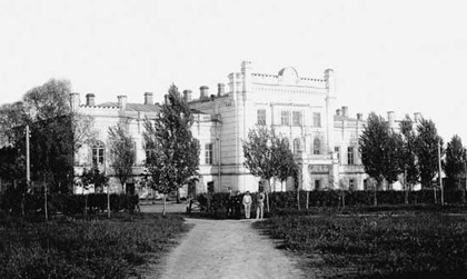 Перший будинок Полтавського губернського земства. Фото