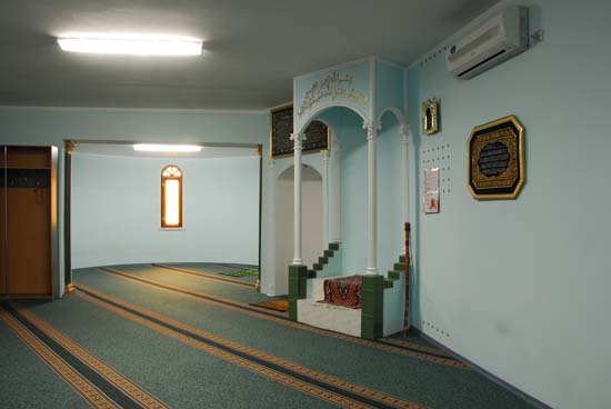 Молельный зал мечети