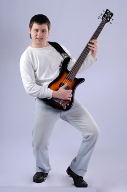 Микола Кулинич (бас гітара)