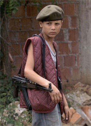 Дитина-солдат під час Югославського конфлікту