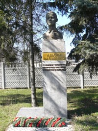 Пам’ятний знак дитині-партизану Альоші Василенку (Решетилівка)